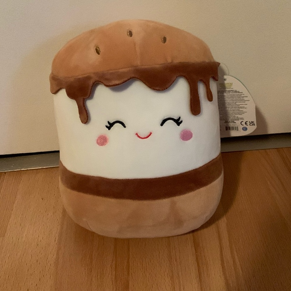 Carmelita 8” Squishmallow